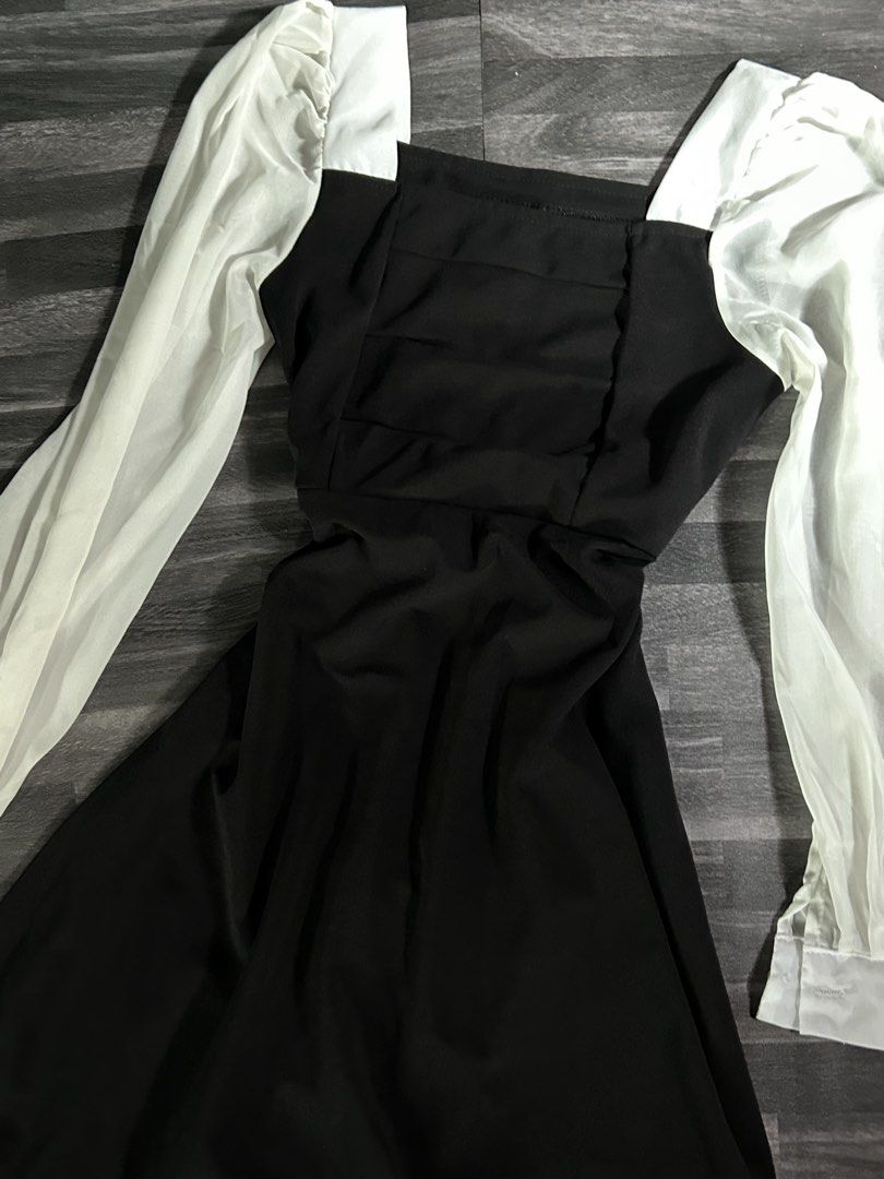 black & white longsleeve formal dress (Category: Dresses) located in Manila. Submitted by thvazi (Listing ID 1467279644, Image 1). Description: used once jnt/sdd .