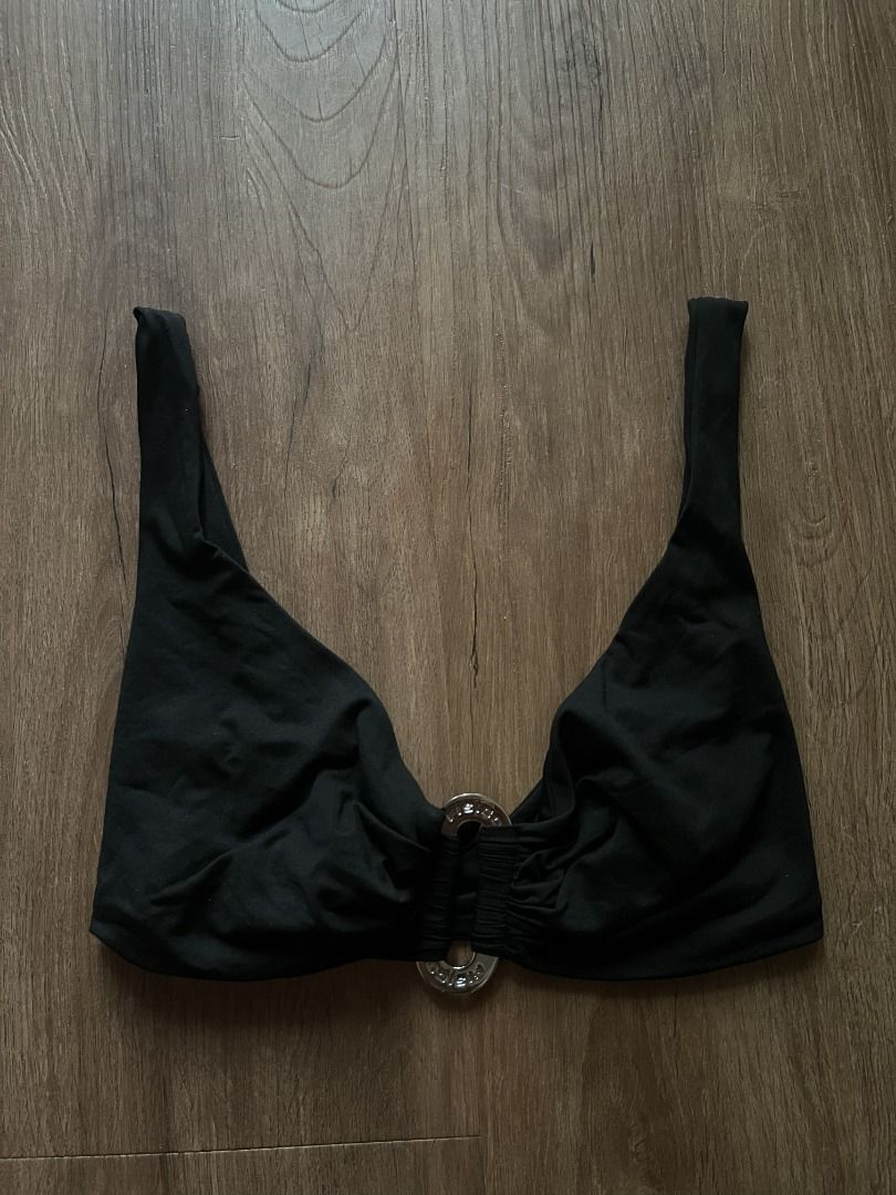Black Bikini Bra Top (Category: Bikinis & Swimsuits) located in Quezon City. Submitted by pinkvanilla.milfshake (Listing ID 1467355061, Image 1). Description: unused small to medium.