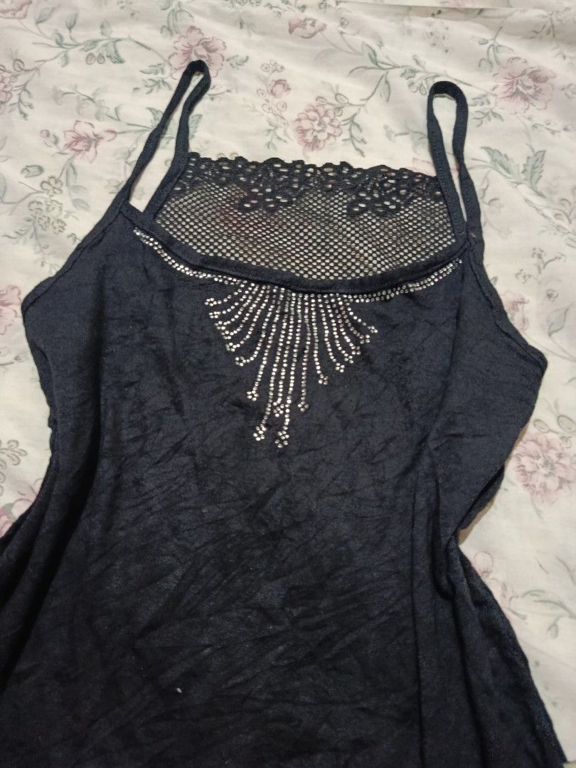 Black camisole top (Category: Sleeveless) located in Manila. Submitted by itzme_acquaria (Listing ID 1467205986, Image 2). Description: XS-S.