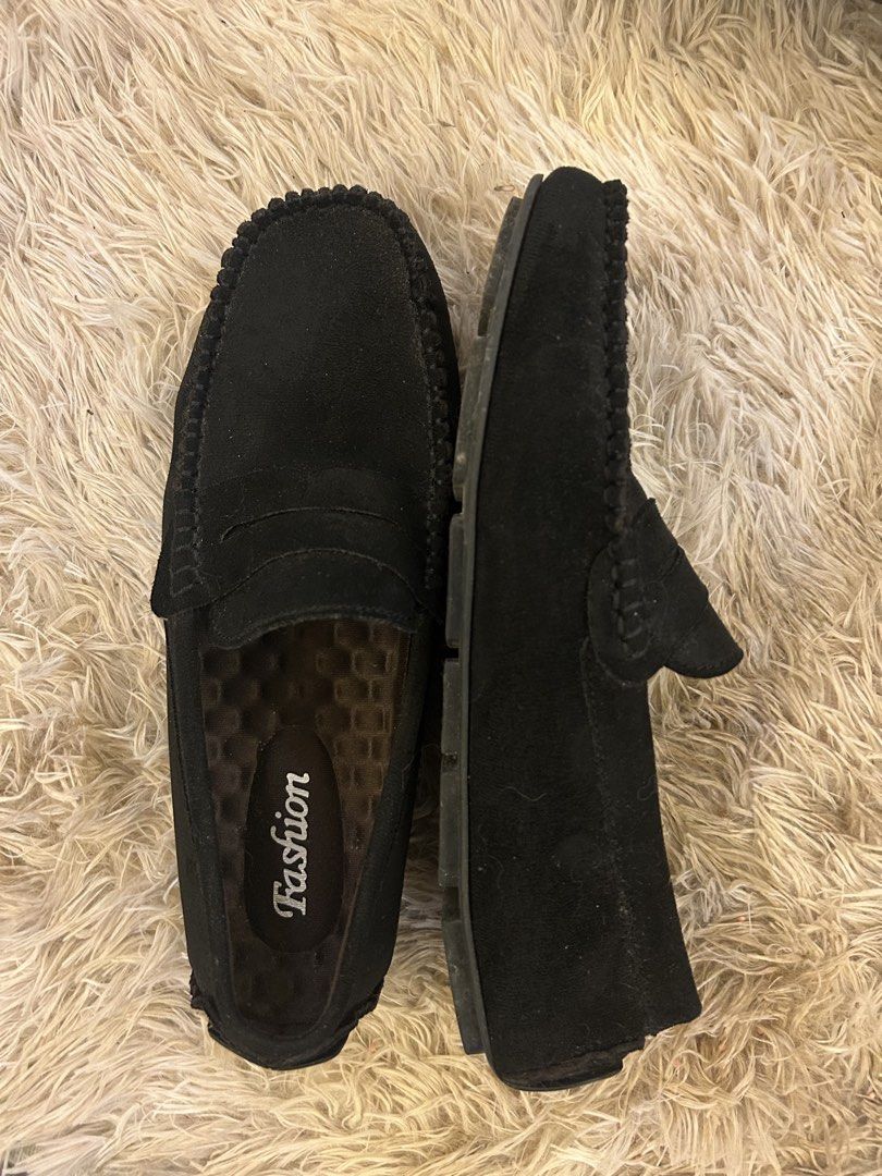 Men Black Loafers Suede Slip-On (Category: Casual Shoes) located in Manila. Submitted by chlowscscr (Listing ID 1467322513, Image 2). Description: Used once only! Rfs: Needed a larger size Just needs brushing :) Still in excellent condition <3.