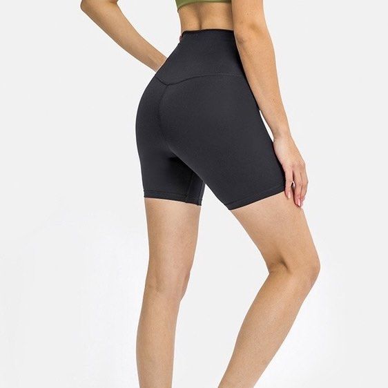 Black gym workout compression shorts (Size M) (Category: Activewear) located in Makati City. Submitted by popmart (Listing ID 1467362681, Image 2). Description: Black compression gym workout shorts 3 pcs - P 250/each or 700 for all Size M - Best fits S-M Buttery-feel, no camel toe and doesn’t roll up .