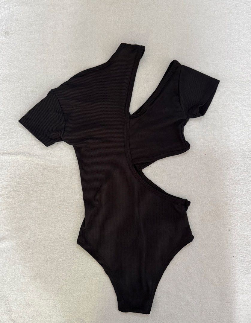 Black one piece small to medium knitted color black (Category: Bikinis & Swimsuits) located in Dasmarinas. Submitted by ennahsthriftcollection (Listing ID 1467270675, Image 3). Description: Decluttering .