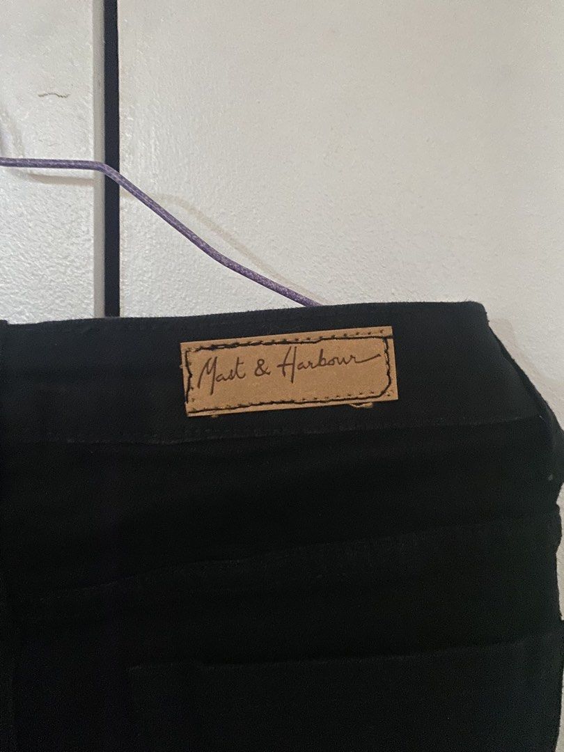 Black Pants Skinny Jeans (Category: Jeans) located in Calamba. Submitted by gdeclutters_ (Listing ID 1467316602, Image 2). Description: rfs: not my style.