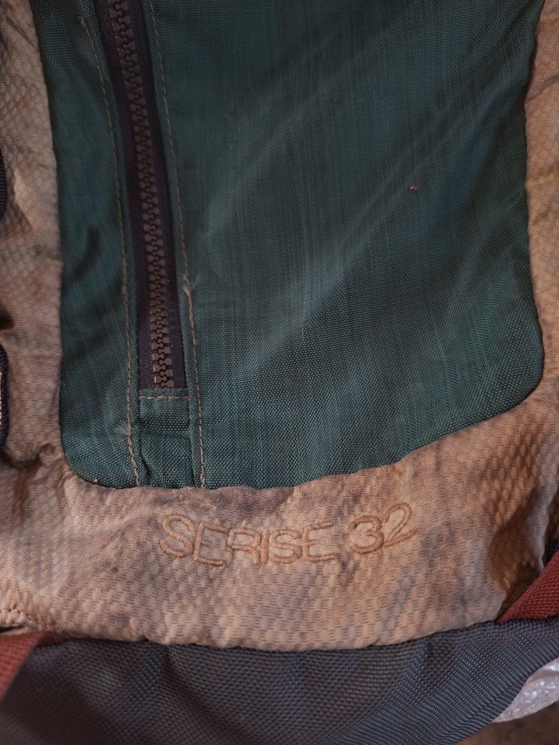 Black Yak Sense 32 Backpack Green Brown (Category: Backpacks) located in Bago City. Submitted by thriftgarments0121 (Listing ID 1467358066, Image 2). Description: - Brand/Model: Black Yak Sense 32 Outdoor Backpack - Colorway: Stylish green and brown - Comfort: Breathable mesh back padding and fully adjustable straps - Storage: Multiple secure compartments for easy organization - Durability: Sturdy, heavy-duty buckles - Best For: Hiking, camping, 