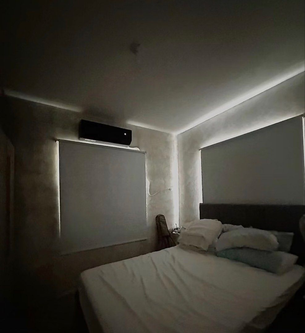 Blackout Curtain Blinds (Category: Curtains & Blinds) located in Manila. Submitted by natashachiuu (Listing ID 1467204943, Image 3). Description: 💌 Blackout Curtain Blinds 💌 Size: W140 x H200 CM 💌 Bought for ₱1,000 from orange app (see 2nd photo uploaded) RFS: Wrong size, length too long for my window. Never been installed, still inside the box 📦 Available for meet up: The Manila Residences Tower 1, Taft Avenue 📦 Available for lalamove and g