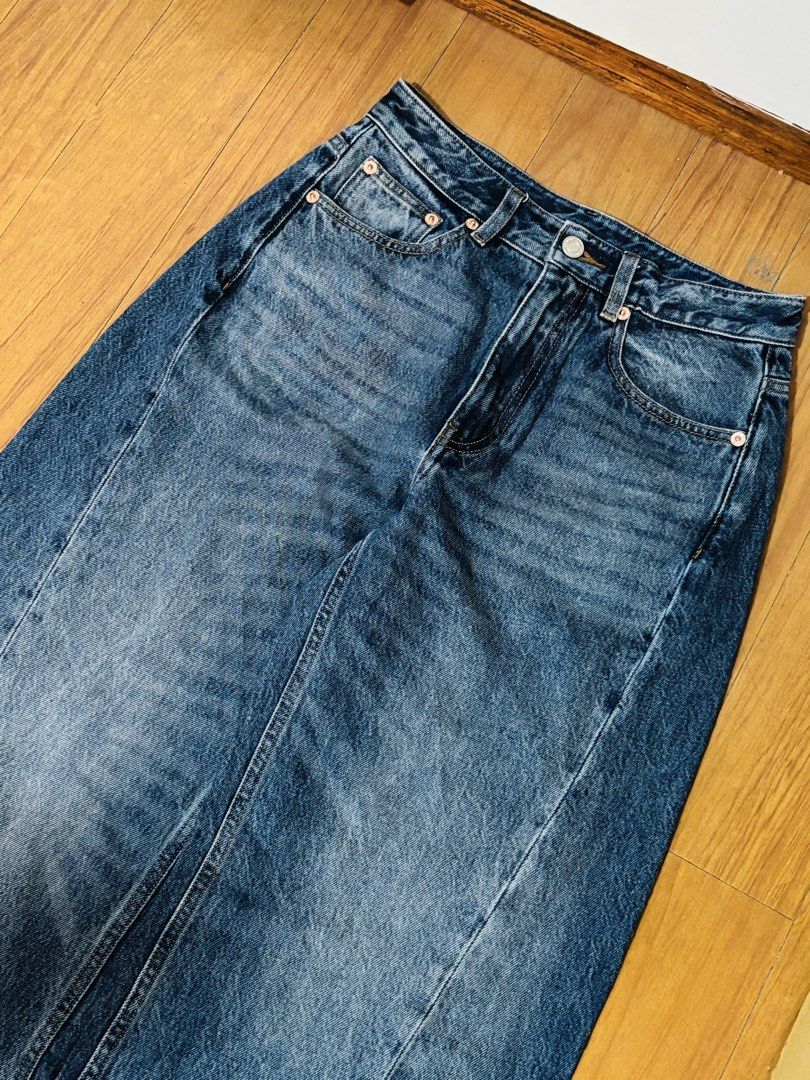 Blue wide leg jeans baggy (Category: Jeans) located in General Trias. Submitted by micsyyyyy (Listing ID 1465644106, Image 2). Description: - Style: Long blue denim wide leg jeans - Fit: 28 inch waist, 43 length - Details: Medium wash denim with stylish center fading and panelled construction.