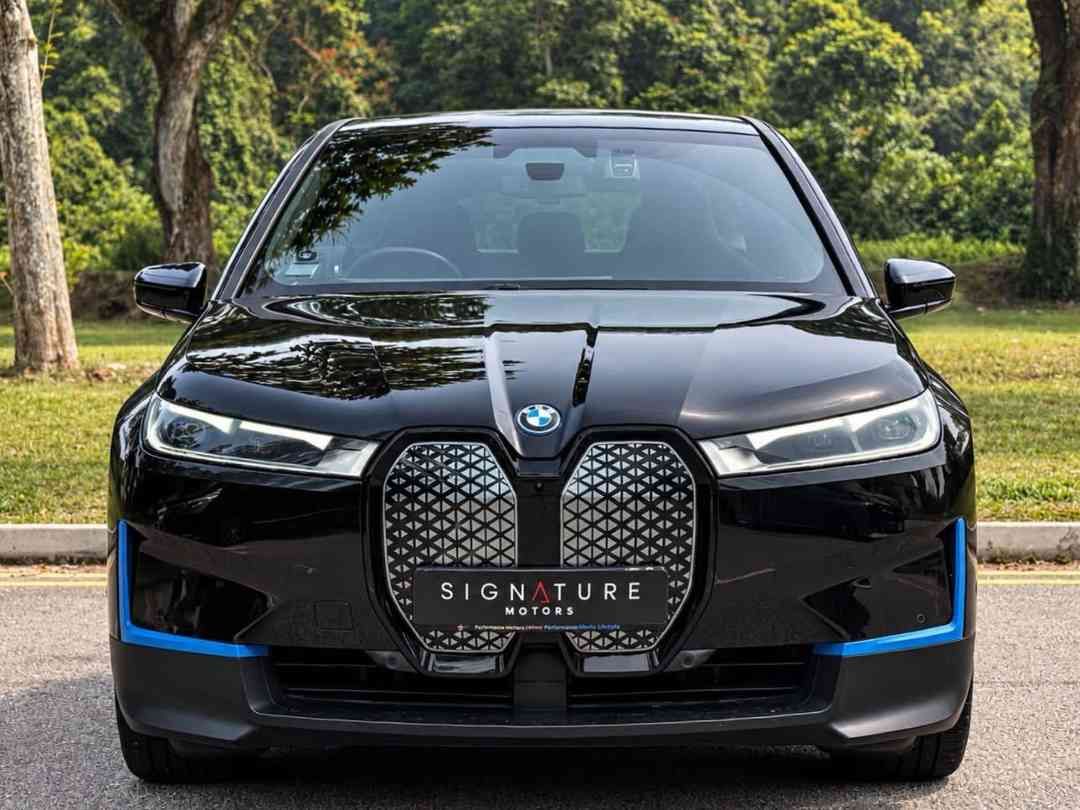 BMW iX Electric xDrive40 76.6 kWh (A) (Category: Used Cars) located in Singapore. Submitted by signaturemotors (Listing ID 1467256477, Image 1). Description: Showroom: 237 ALEXANDRA ROAD 237 Alexandra Road #02-04 Singapore 159929 1 Owner! Low Mileage! Full Agent Maintained! Agent Warranty 5-Years or 200,000km. EV Battery Warranty For 8-Years Or 160,000km Whichever Come First From Reg Date! Come With Massage Seats Function. Heads Up Display. Panor