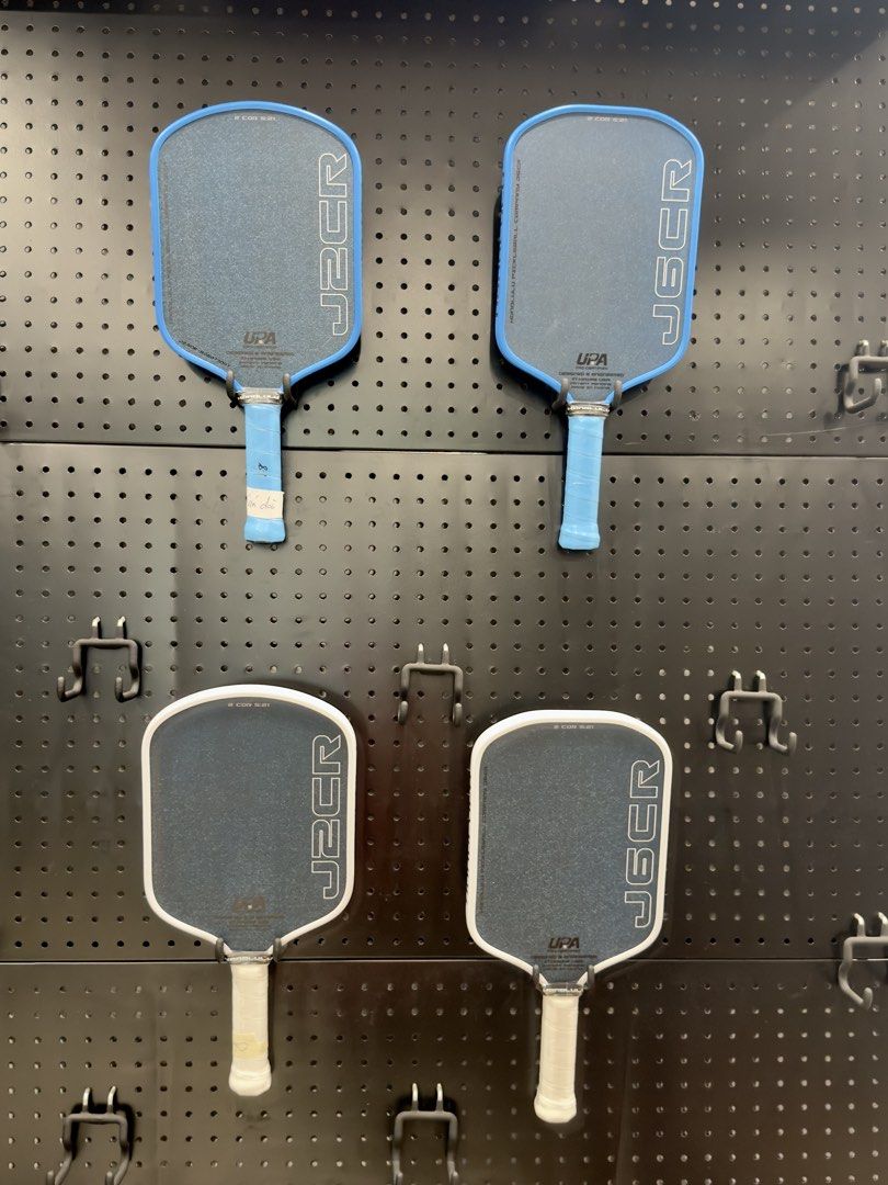 Bnew Honolulu paddles (Category: Racket and Ball Sports) located in Del Monte. Submitted by richard.o.yu (Listing ID 1467286784, Image 1). Description: J6CR white - ₱14,999 J6CR blue - ₱14,999 J2CR white - ₱13,999 J2CR blue - ₱13,999 Authentic w/ cover, grip & edgeguard.