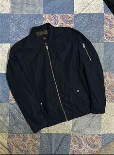 (Category: ) located in . Submitted by nishthrifting (Listing ID 1467320538, Image 1). Description: .