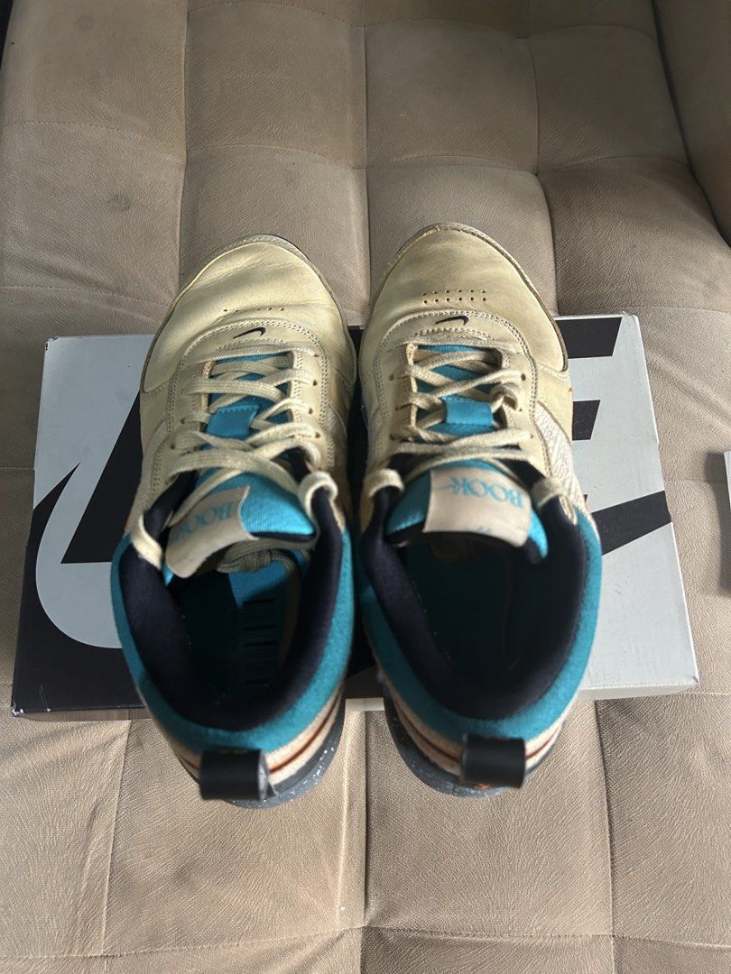 Book 1 “Mowabb” (Category: Sneakers) located in Pasig City. Submitted by ethanlucass (Listing ID 1467183759, Image 2). Description: WTS Nike Book 1 SE EP “Mowabb” Used 2 times - still 10/10 condition! RFS: Got busy, decluttering Size 10.5 ₱3,500 DM me! 📲.