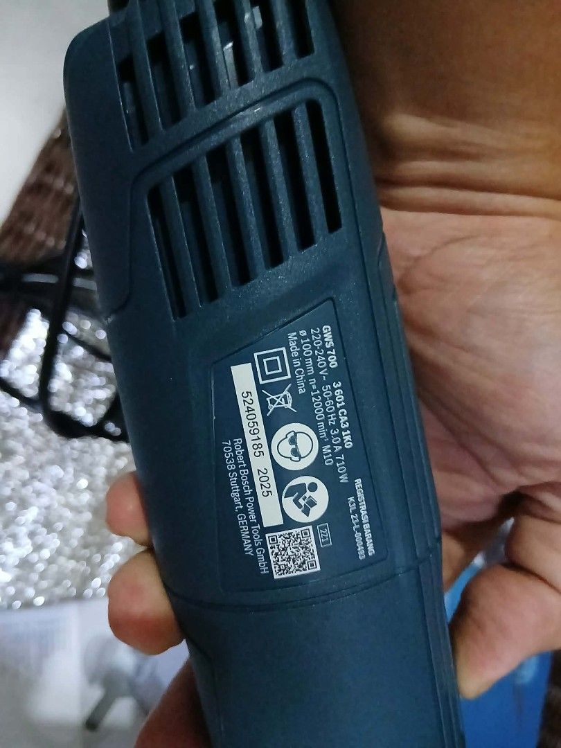 Bosch GWS 700 Professional Angle Grinder 710W (Category: Construction Tools & Equipment) located in Cebu City. Submitted by joecristinesayson (Listing ID 1467206965, Image 3). Description: - Brand: Bosch GWS 700 Angle Grinder - Power: 710W - Disc Size: 100mm - Speed: 12000 rpm - Inclusions: Side handle, protective guard, spanner, manual, and original box - Note: Grinding disc not included - Condition: Brand new and 100% authentic - Ideal for cutt
