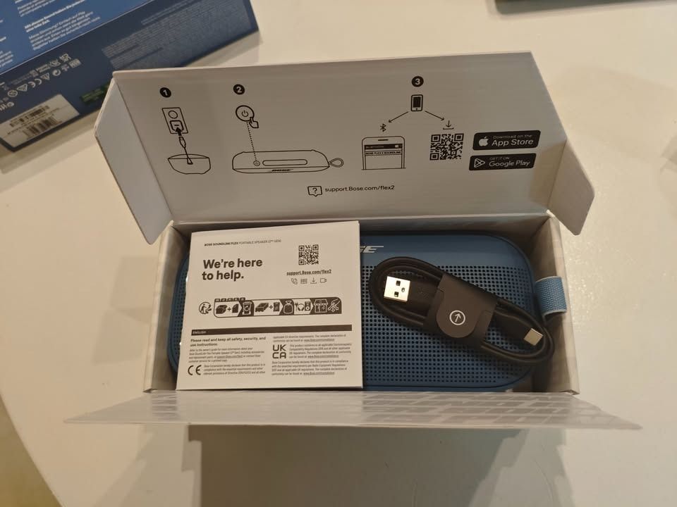 Bose SoundLink Flex 2 (Blue) (Category: Soundbars, Speakers & Amplifiers) located in Makati City. Submitted by newgem-9649 (Listing ID 1467180233, Image 1). Description: Inclusions: Original box, USB charging cable, and quick start guide.