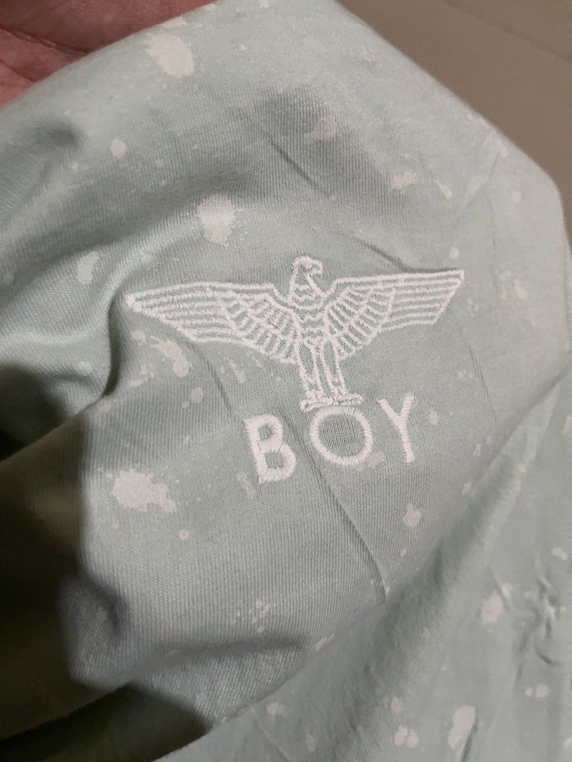 BOY London Paint Splatter Embroided Eagle Tee (Category: Tshirts & Polo Shirts ) located in Baguio. Submitted by nifty.grails (Listing ID 1467320624, Image 3). Description: W: 22 L: 29 - Small central white embroidered BOY London eagle logo on the chest. - Large white embroidered eagle logo spanning across the back. - No Issues - Washed and ready to wear.