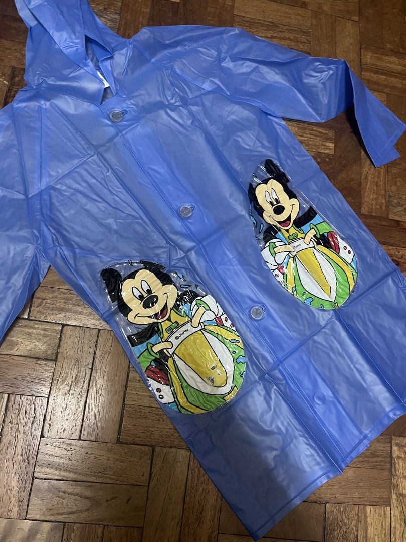 Boy’s Mickey Mouse Hooded Raincoat (Category: Babies & Kids Fashion) located in Manila. Submitted by cccuyyy (Listing ID 1467203433, Image 2). Description: Size: 25” L x 15” W.
