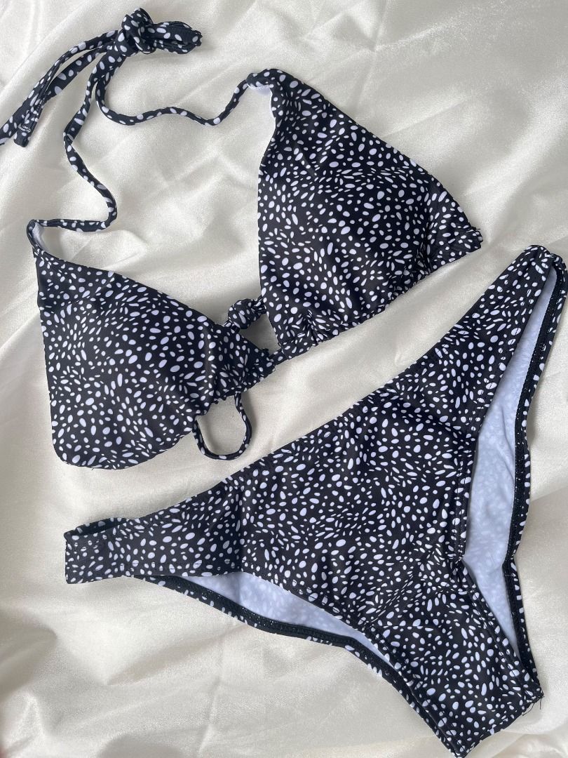 Brandnew Shein Swimsuit (Category: Bikinis & Swimsuits) located in Caloocan City. Submitted by zen_zabelle (Listing ID 1467334536, Image 1). Description: PRICE: ₱89-₱99 ✨ Brandnew with individual pouch — ONHAND AND READY TO SHIP — MINE & GRAB BASIS ONLY — XS to XL — Own and actual photo.