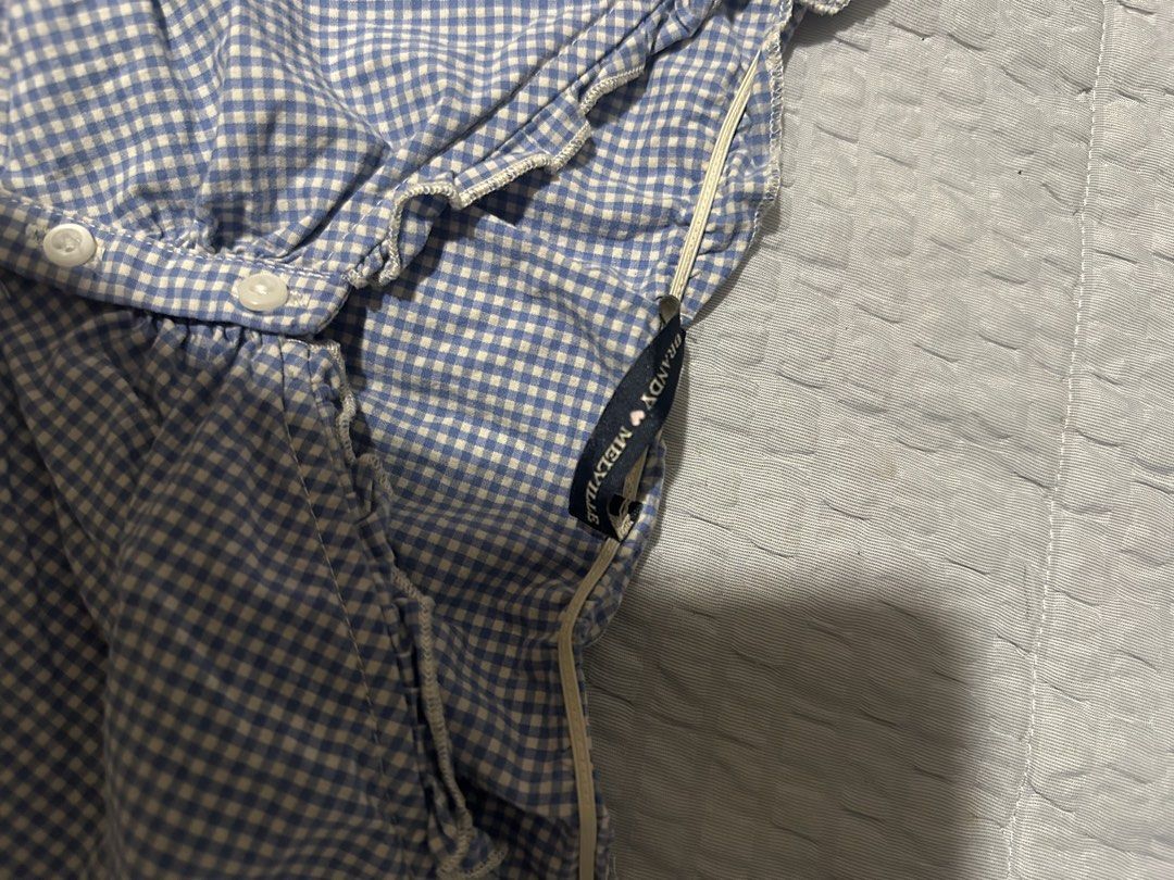brandy melville elena top gingham (Category: Blouses) located in Manila. Submitted by frankintheocean (Listing ID 1467280323, Image 2). Description: color not my style lp posted.