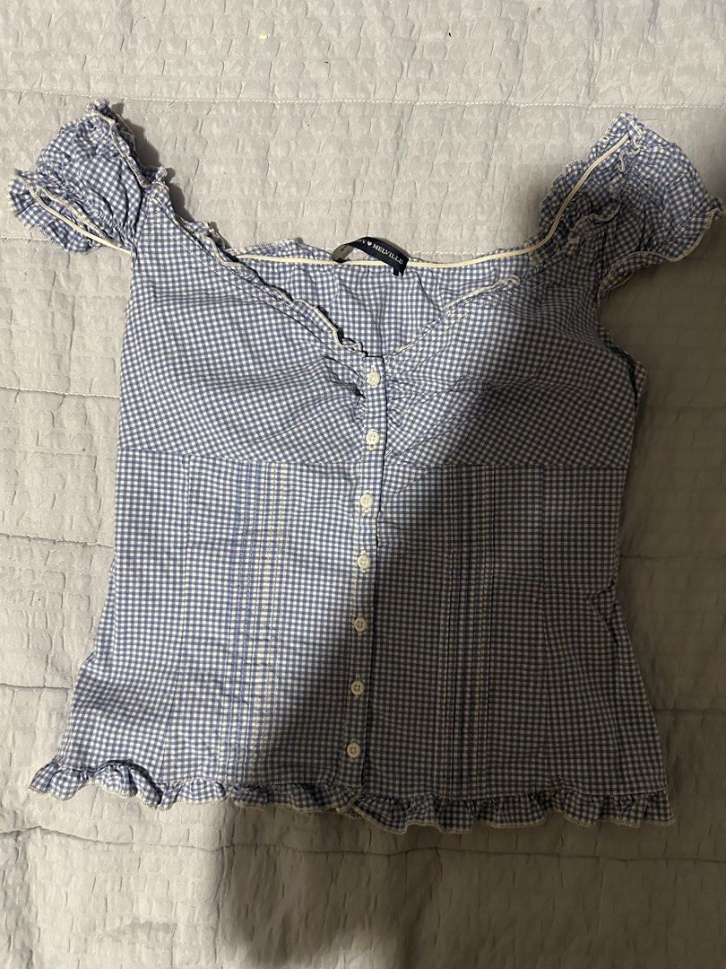 brandy melville elena top gingham (Category: Blouses) located in Manila. Submitted by frankintheocean (Listing ID 1467280323, Image 1). Description: color not my style lp posted.