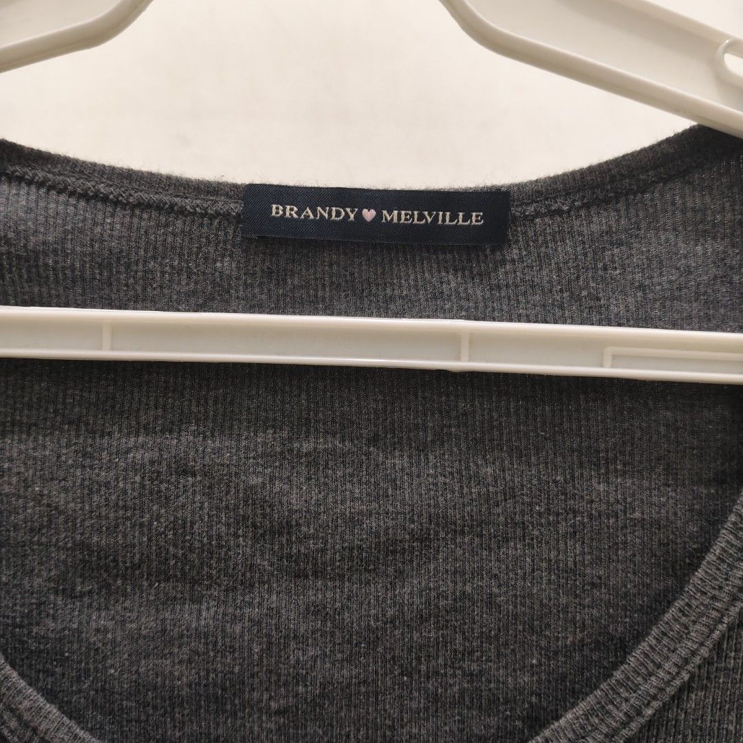 Brandy Melville Gray Croptop (Category: Shirts) located in Cavite. Submitted by fairolita_01 (Listing ID 1467342008, Image 2). Description: Hook up (not on hand) Small- Medium stretch.