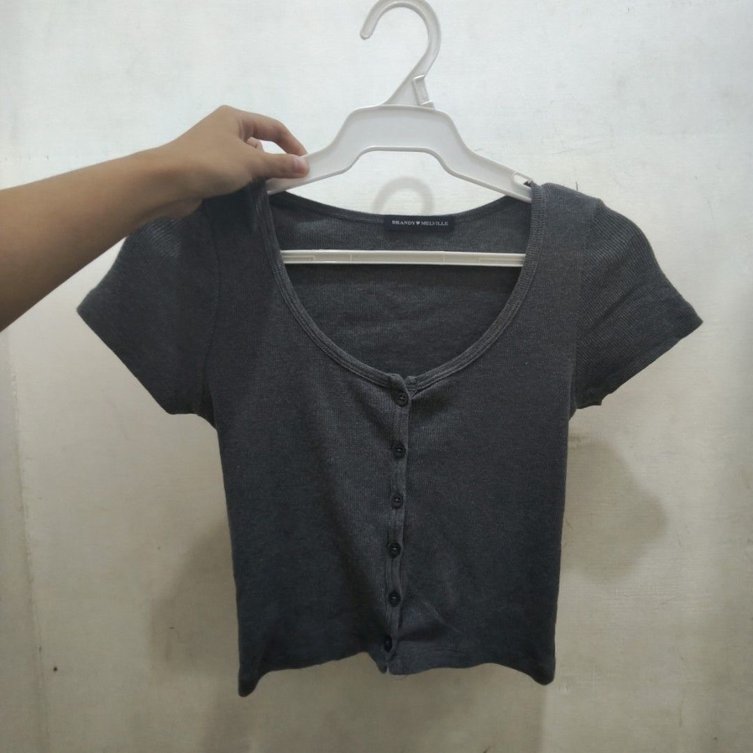 Brandy Melville Gray Croptop (Category: Shirts) located in Cavite. Submitted by fairolita_01 (Listing ID 1467342008, Image 1). Description: Hook up (not on hand) Small- Medium stretch.