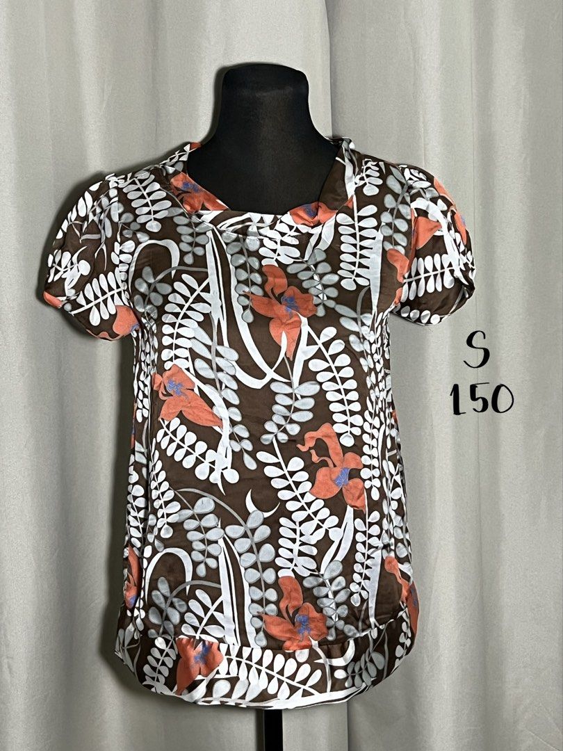 Brown floral blouse (Category: Blouses) located in Las Pinas. Submitted by jilanah (Listing ID 1467354905, Image 1). Description: .