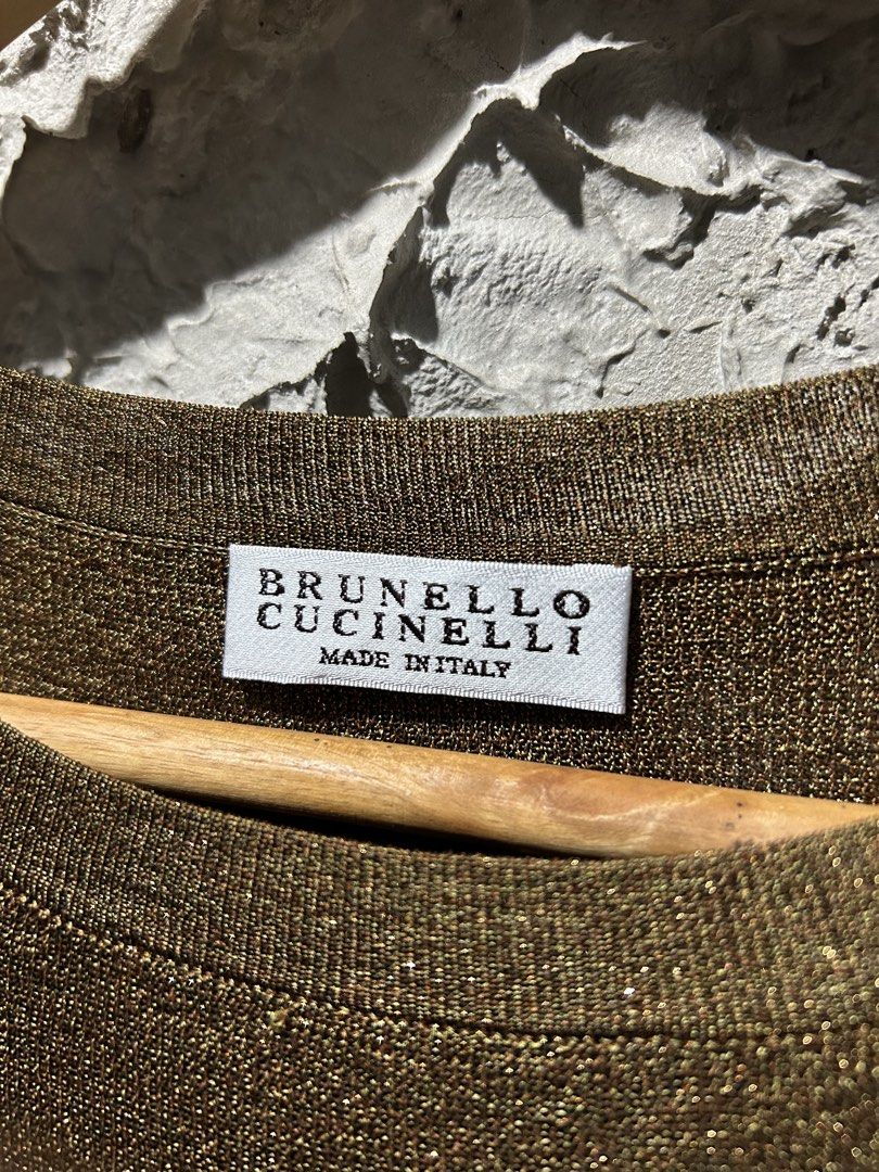 brunello cucinelli (Category: Shirts) located in Naga. Submitted by babyneptune (Listing ID 1467169562, Image 3). Description: verrygood condition no issue size large.