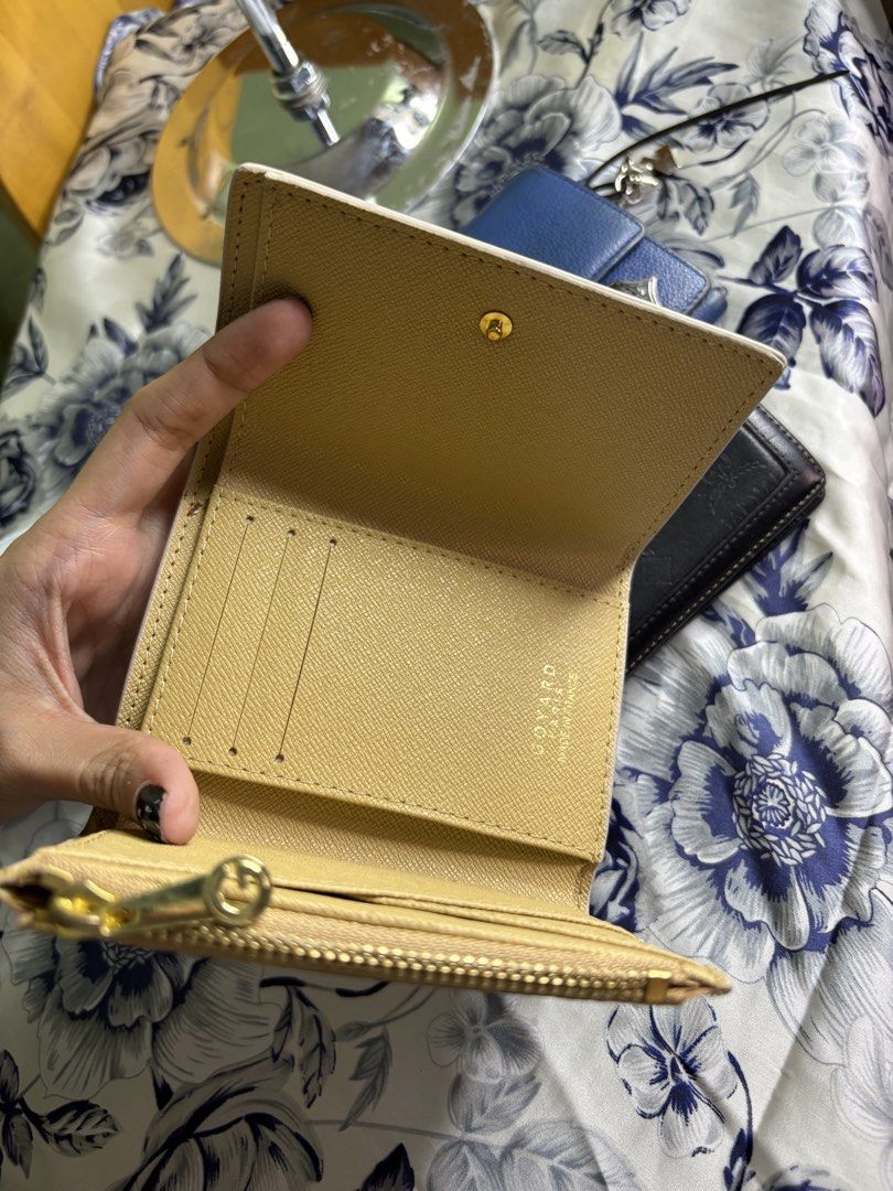 BUNDLE SALE! (Category: Wallets & Card holders) located in Malolos. Submitted by bag_gallery (Listing ID 1467263448, Image 3). Description: Prel0v3d wallets Bawal sa maselan. Holb orig Other auth not guaranteed .
