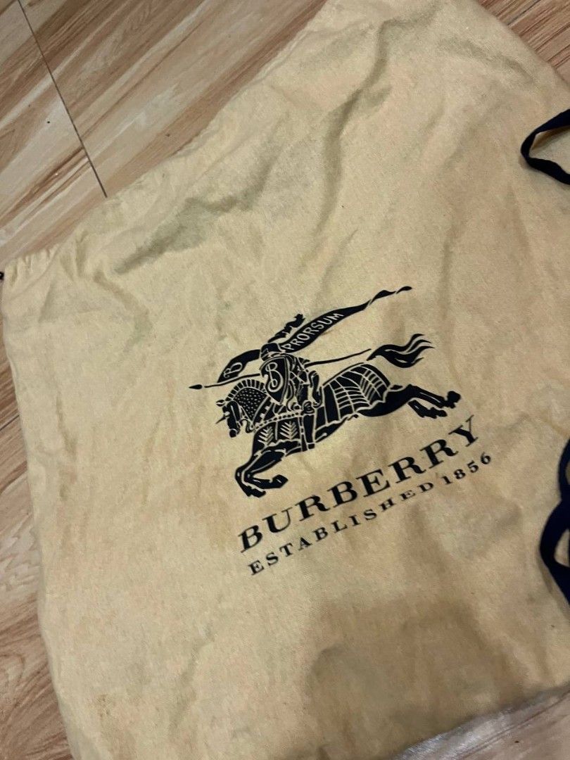 Burberry and moncler dust bag (Category: Luxury Bags & Wallets) located in Quezon City. Submitted by michypeachyy1 (Listing ID 1467294577, Image 2). Description: 650 plus shipping ASPACK ONLY.