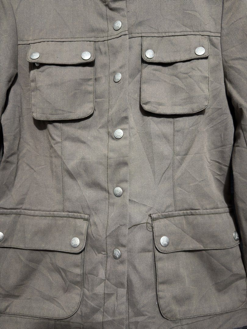 Burberry Botton Down Jacket (Category: Coats, Jackets and Outerwear) located in Calumpit. Submitted by Essentiality (Listing ID 1467300359, Image 2). Description: Burberry 17x25 ₱1,000.