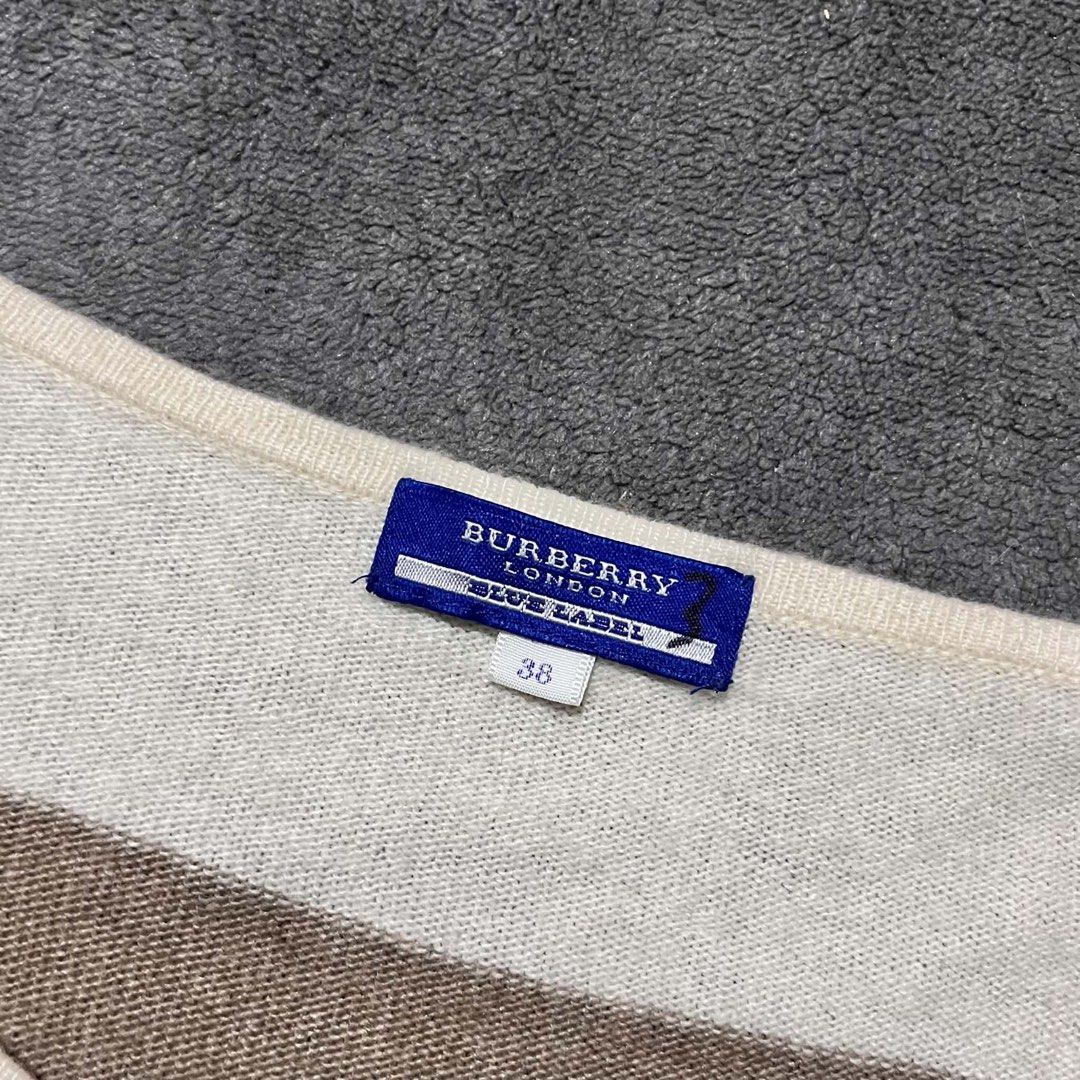 Burberry Knitted Long-sleeve (Category: Longsleeves) located in Cagayan de Oro. Submitted by montresor.ph (Listing ID 1467338898, Image 2). Description: Condition: Pristine Width: 18 Length: 24 Color rate: 9.8/10 Price: 1,000.