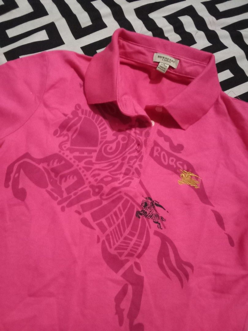Burberry polo bug logo (Category: Shirts) located in Manila. Submitted by tcbukay_zxc25 (Listing ID 1467169799, Image 2). Description: Burberry polo big logo size medium good condition.