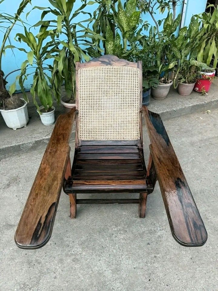 Butaca kamagong wood (Category: Chairs) located in Manila. Submitted by carmelites36250 (Listing ID 1467316616, Image 2). Description: Butaca chair vintage solid kamagong wood Price-21000.