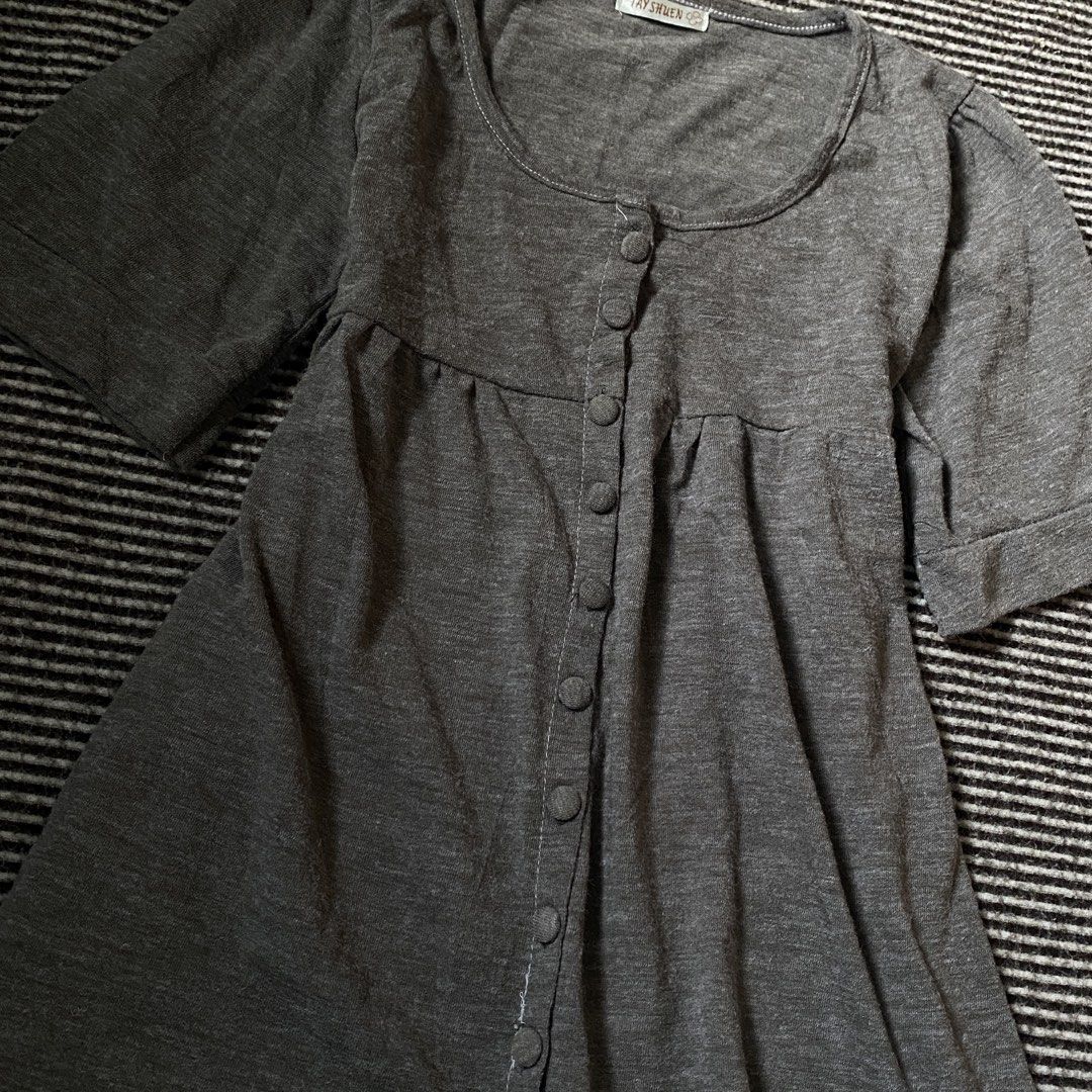 Button-Down babydoll top (Category: Blouses) located in Manila. Submitted by fluttershart (Listing ID 1467225302, Image 3). Description: Size: M-L button down can be worn as mini dress for s size not for maselan skin (kind of wool type ang fabric).