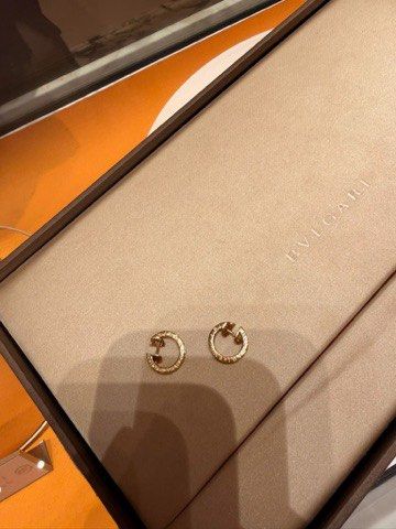Bvlgari bzero 1 earrings with diamonds (Category: Luxury Accessories) located in Caloocan City. Submitted by luxeshop8 (Listing ID 1467246292, Image 2). Description: Bvlgari bzero earrings With diamonds Like new condition With box paperbag .