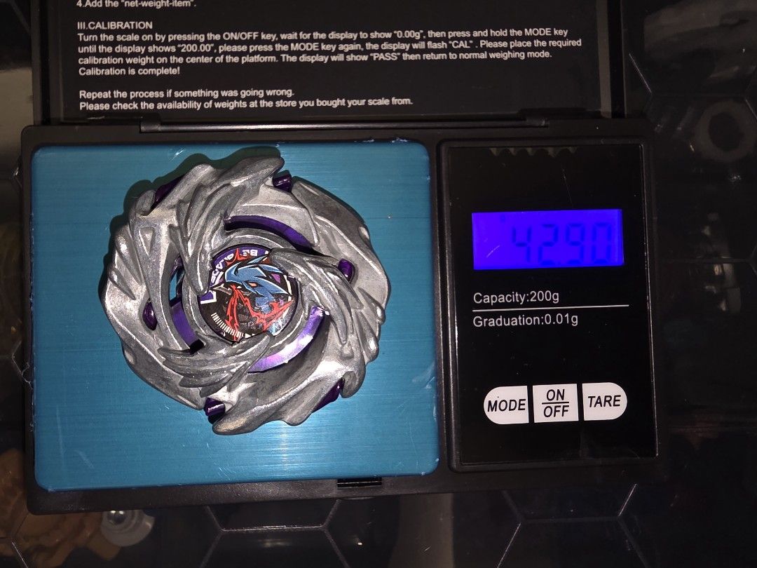 ［有code]BX52 + BX56 新左龍 + 發射器 Beyblade 爆旋陀螺 BX-52 BX-56 閃耀飛龍 6-60LC 加錢換UX00 UX-00 女武神 （分類：動作及對戰玩具）位於 Hong Kong。 由 hk_sellerbuyer 提交（商品編號 1467180583，圖片 1）。簡介： 只拆袋在家玩左2,3次，軸鎖都係全新 加錢換全新UX00 女武神 放陀螺BX-52閃耀飛龍6-60LC，重42.90g。有盒、連原裝紫色左旋拉線發射器，仲有送多個BX-56白色左旋拉線發射器添。零件齊，仲有說明書同包裝袋。玩得好爽，回血清位，屯門元朗交收或順豐到付。。