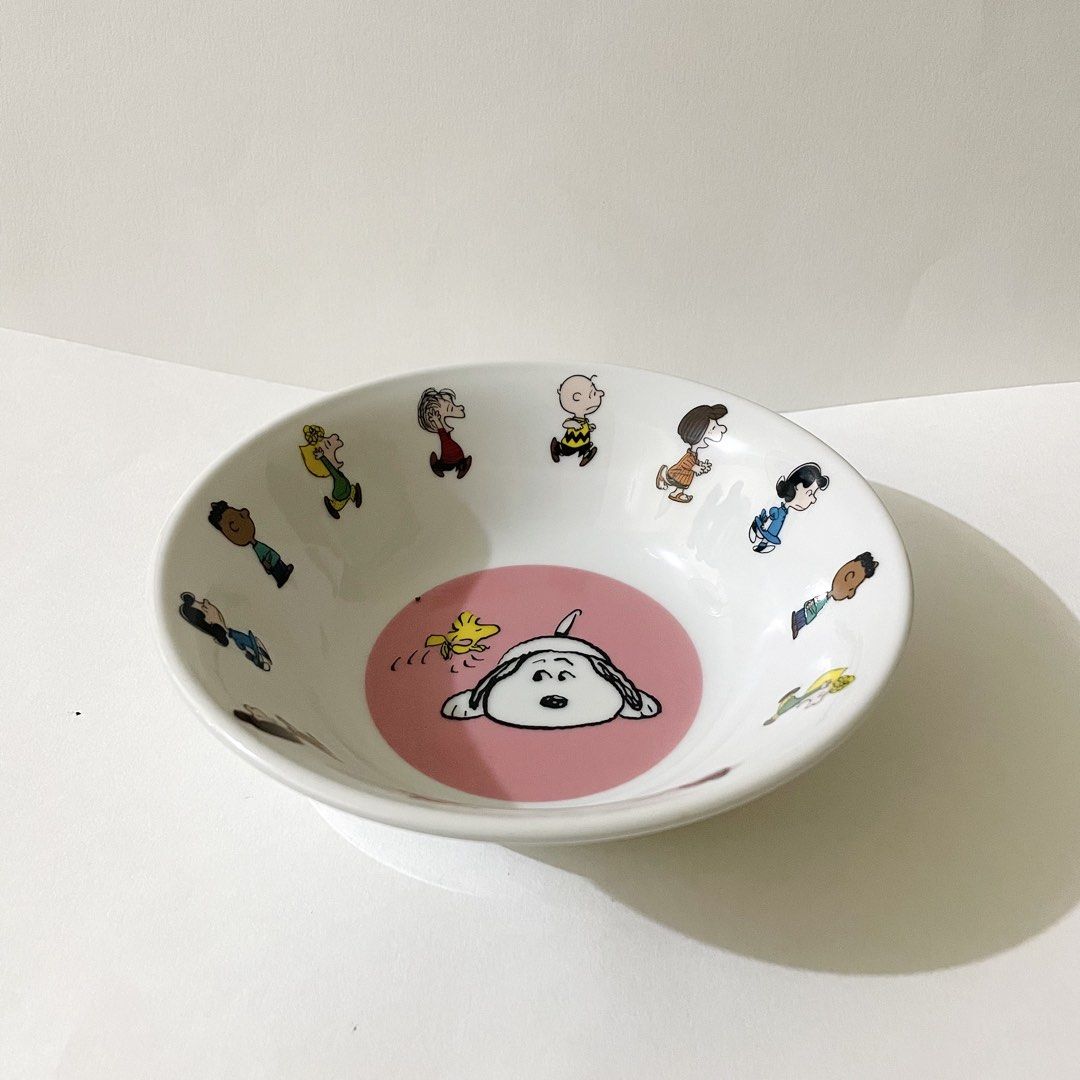 Calbee X Snoopy Cereal Bowl (Category: Dinnerware & Cutlery) located in Butuan. Submitted by paperlueur (Listing ID 1467220729, Image 1). Description: Pretty neto.