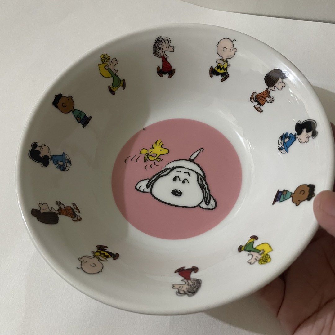 Calbee X Snoopy Cereal Bowl (Category: Dinnerware & Cutlery) located in Butuan. Submitted by paperlueur (Listing ID 1467220729, Image 2). Description: Pretty neto.