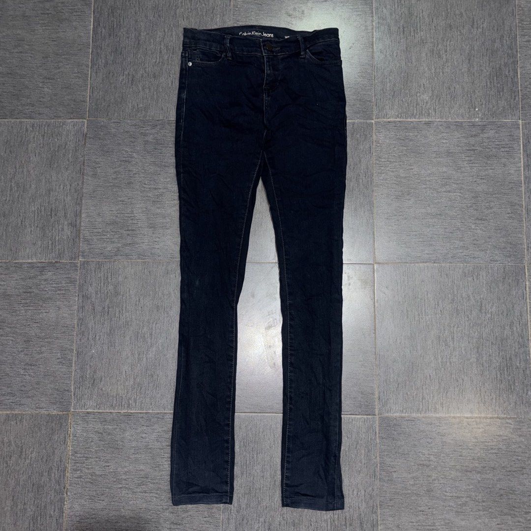 CALVIN KLEIN JEANS (Category: Jeans) located in Manila. Submitted by kentjoshua051306 (Listing ID 1467197781, Image 1). Description: 📌 AUTHENTIC 📌 EXCELLENT CONDITION 📌 STRETCHABLE 📌 COMPLETE TAG 📌 NO ISSUE 📐 DIMES : - WAIST : 26 - RISE : 9 - HIPS : 31 - OUTSEAM : 38 - INSEAM : 29 🚚 PICKUP / J&T 📍 OZAMIS CITY, MISAMIS UNIVERSITY.