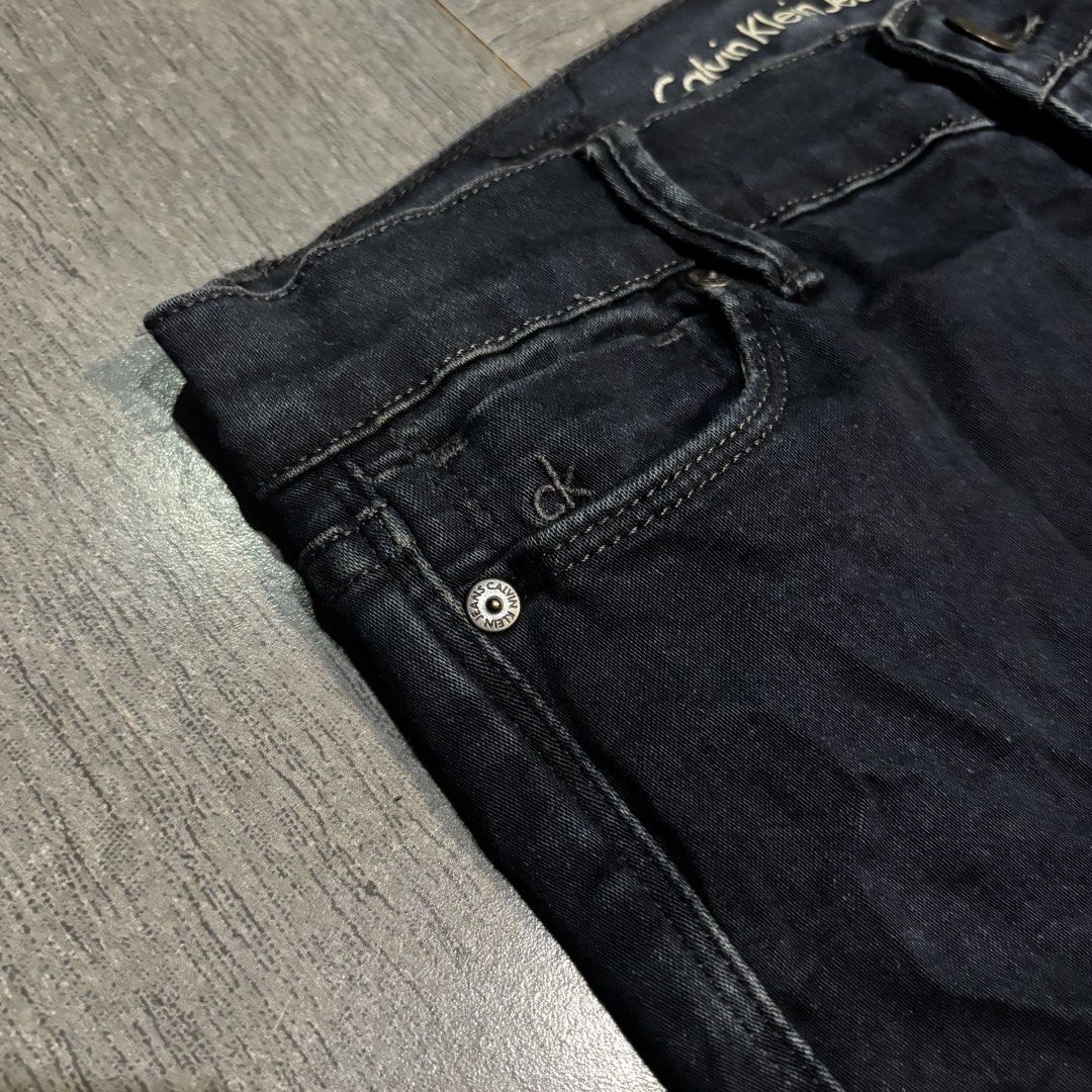 CALVIN KLEIN JEANS (Category: Jeans) located in Manila. Submitted by kentjoshua051306 (Listing ID 1467197781, Image 2). Description: 📌 AUTHENTIC 📌 EXCELLENT CONDITION 📌 STRETCHABLE 📌 COMPLETE TAG 📌 NO ISSUE 📐 DIMES : - WAIST : 26 - RISE : 9 - HIPS : 31 - OUTSEAM : 38 - INSEAM : 29 🚚 PICKUP / J&T 📍 OZAMIS CITY, MISAMIS UNIVERSITY.