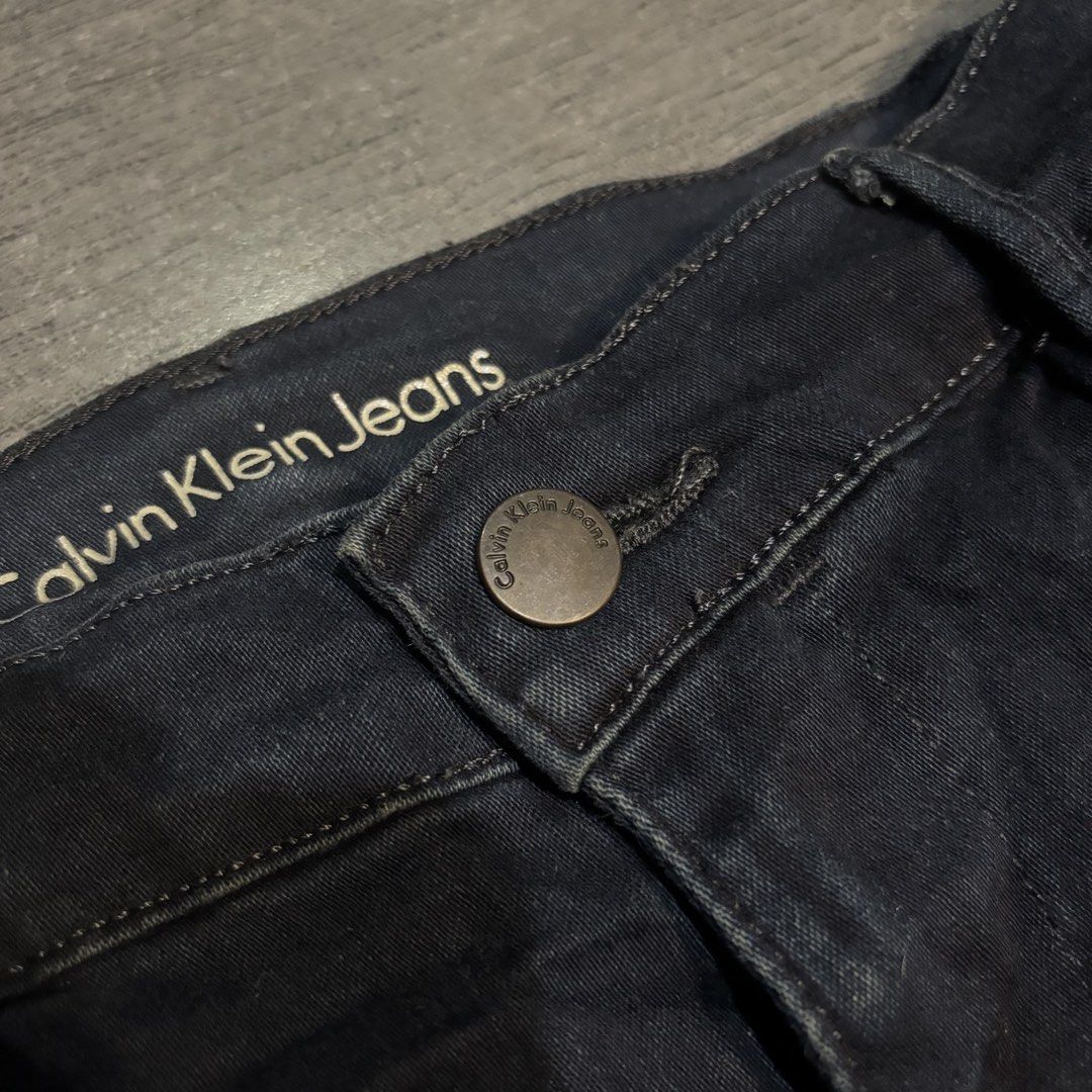 CALVIN KLEIN JEANS (Category: Jeans) located in Manila. Submitted by kentjoshua051306 (Listing ID 1467197781, Image 3). Description: 📌 AUTHENTIC 📌 EXCELLENT CONDITION 📌 STRETCHABLE 📌 COMPLETE TAG 📌 NO ISSUE 📐 DIMES : - WAIST : 26 - RISE : 9 - HIPS : 31 - OUTSEAM : 38 - INSEAM : 29 🚚 PICKUP / J&T 📍 OZAMIS CITY, MISAMIS UNIVERSITY.