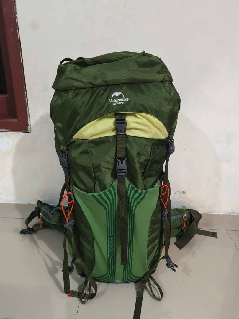 Camping gear secondhand take all price (Category: Hiking & Camping) located in Manila. Submitted by zenbear.456af6 (Listing ID 1467355930, Image 1). Description: take all price na po 5000 wala issue good as new.