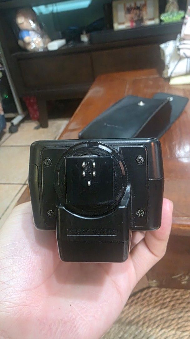 Canon Speedlite 420EZ Flash with Case (Category: Flashes) located in Paranaque City. Submitted by re_i_gn (Listing ID 1467187385, Image 3). Description: - Item: Vintage Canon Speedlite 420EZ shoe-mount electronic flash unit - Inclusions: Original black leatherette protective storage pouch with snap closure - Condition: Electronic display, buttons, and hot shoe contacts are clean and intact (tested working).
