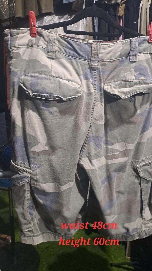 Cargo shorts camouflaged (Category: Shorts) located in Antipolo. Submitted by __watchu_finds (Listing ID 1467290661, Image 3). Description: color may vary due to lightning shipment: lalamove, lbc, grab jnt etc payment: gcash meetup: imall antipolo or nearby.