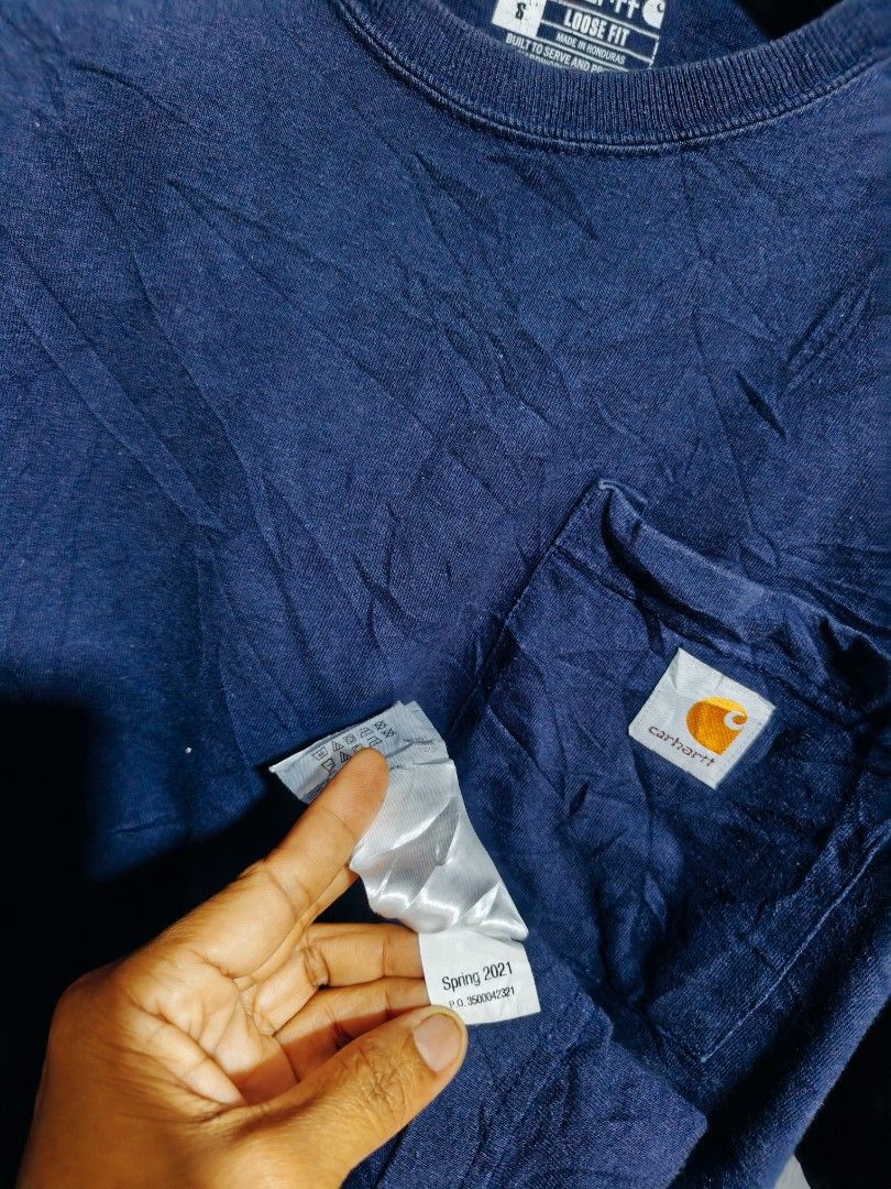 CARHARRT shirt (Category: Luxury Apparel) located in Tacurong. Submitted by lyjetbrandedfinds_1827 (Listing ID 1467220419, Image 3). Description: M-L.