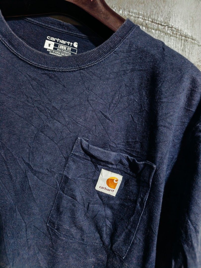 CARHARRT shirt (Category: Luxury Apparel) located in Tacurong. Submitted by lyjetbrandedfinds_1827 (Listing ID 1467220419, Image 2). Description: M-L.