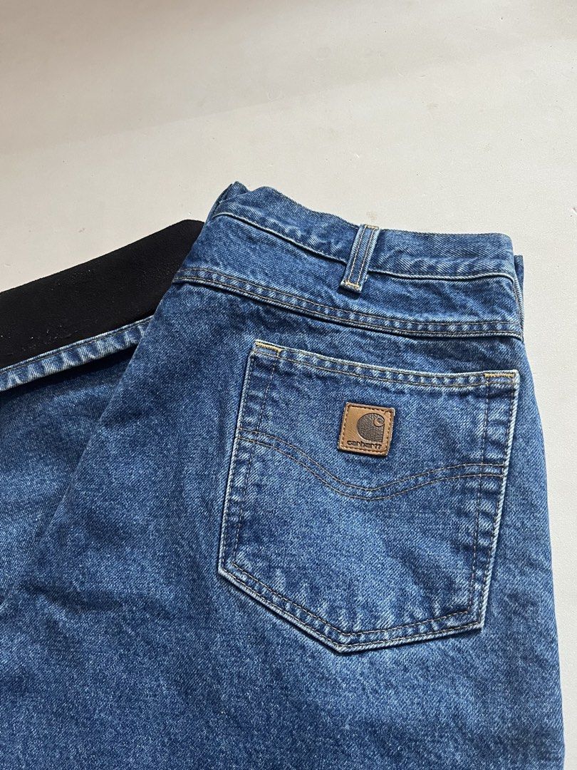 Carhartt B155 DST FLEECE LINE (Category: Jeans) located in Iloilo. Submitted by jthrift0 (Listing ID 1467185692, Image 2). Description: 36x44x9.5 no issue flawless good as new 10/10 color rate.