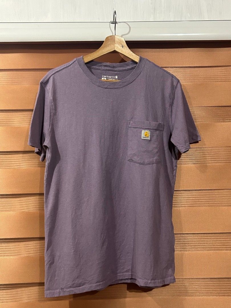 Carhartt Pocket T-Shirt (Category: Tshirts & Polo Shirts ) located in Manila. Submitted by 5de391450d84f5e4dbdbf82501c64a (Listing ID 1467294952, Image 1). Description: Length: 27 Width: 19.5 Condition: 10/10 like new No Flaws Location: Nueva Vizcaya Mode of Payment: Gcash Price+sf Pm 📩.