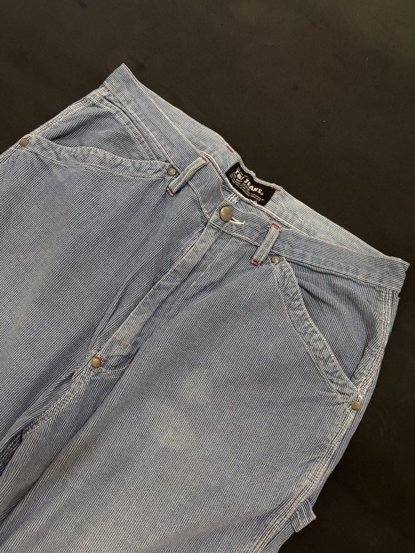 Carpenter Jorts (Category: Shorts) located in Ibajay. Submitted by thriftthriftlang.aklan (Listing ID 1467175332, Image 3). Description: CARPENTER JORTS Dimes:Waist-28-34 Length-24.5 Hem-11.5 Condition:Excellent Condition Color Rate-9/10 Issue-Repaired Pinhole,Stain (Washable).