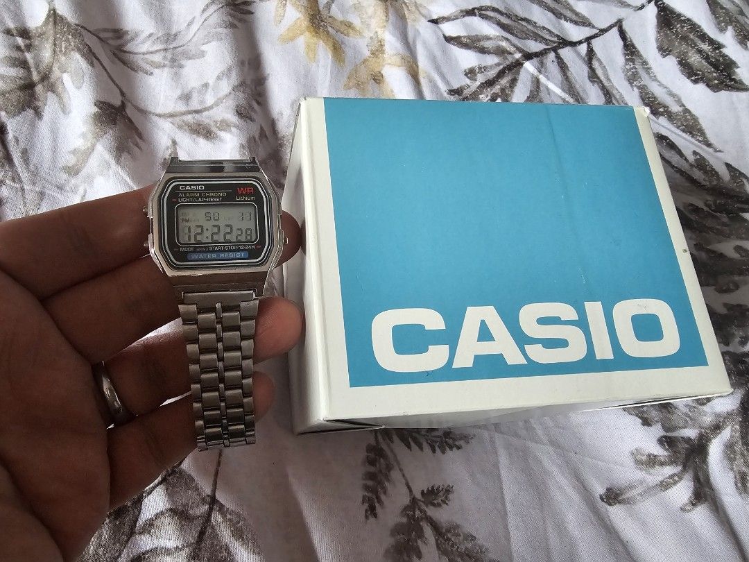 Casio watch (Category: Announcements) located in Manila. Submitted by potpotyu (Listing ID 1467190572, Image 1). Description: no issue complete with box rfs: need funds .