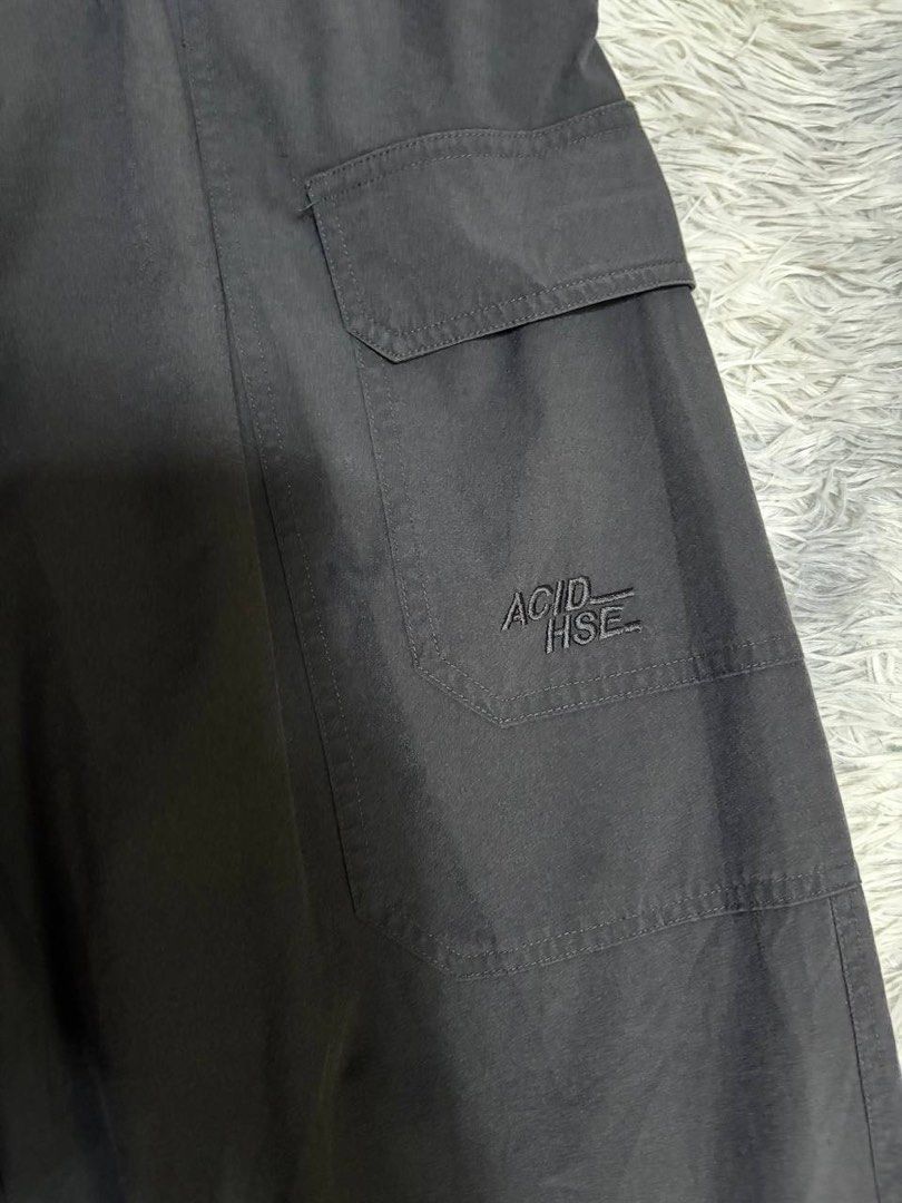 Catalog Acid HSE Cargo Gorpcore Pants (Category: Joggers) located in Batangas. Submitted by buy3get1freerandom (Listing ID 1467323322, Image 3). Description: Size on tag: Medium Waist : 28”-36” via tape measure Length: 36” via tape measure Condition: 9/10 Flaw/s: None ✅ Both side pockets ✅ With belt 📌 FIRST TO PAY BASIS 📌 Please manage your expectations, as these are preloved items. 📌 No when worn photos Message me to get this item! 😎.