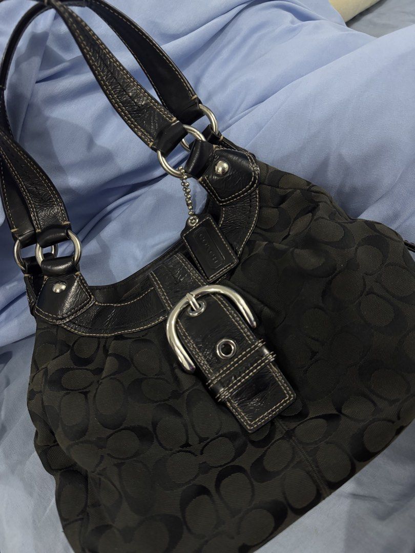 CCH SOHO LYNN SMALL (Category: Luxury Bags & Wallets) located in Tarlac. Submitted by theaprincesstamesa (Listing ID 1467220688, Image 2). Description: In excellent condition.